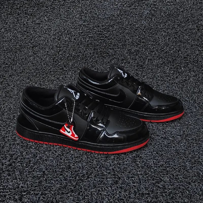 Jordan 1  Short patent Full Black Red