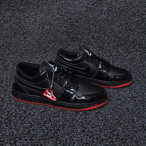 Jordan 1  Short patent Full Black Red